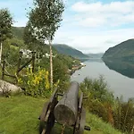 11 Person In Syvde Tatil Evi Myklebost (Vanylven)