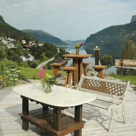 Holiday home Five-bedroom In Syvde