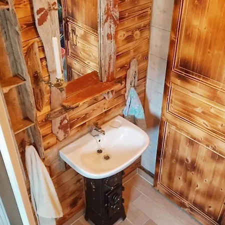 Five-bedroom In Syvde * Myklebost