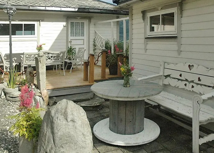 11 Person In Syvde 度假居 Myklebost (Vanylven)