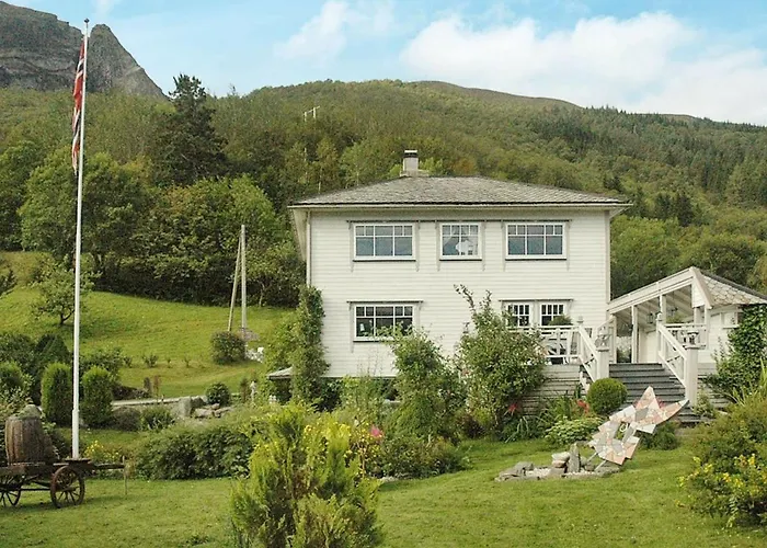 11 Person In Syvde *