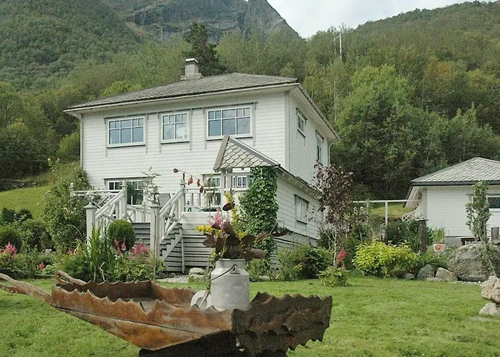 11 Person In Syvde 度假居 Myklebost (Vanylven)