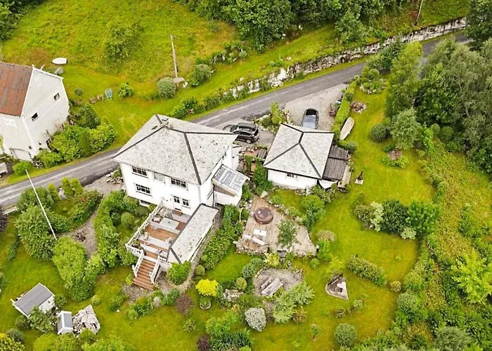 11 Person In Syvde